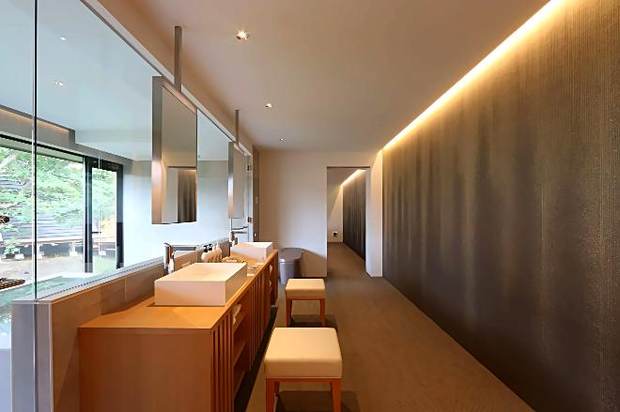 CONTAINER SPA 内装